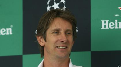 Φαν Ντερ Σαρ: «Να περάσει η Μπάρτσα για το καλό όλων»