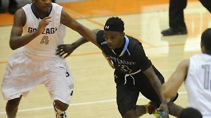 Χρυσάφι στα πόδια του 