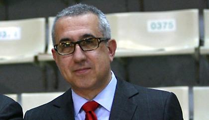 «Ανίκανος και ψεύτης ο Οικονομίδης»