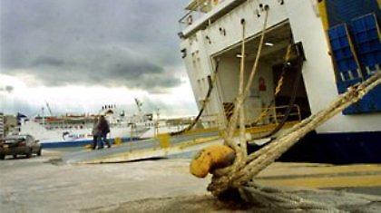 Μετ' εμποδίων τα ακτοπλοϊκά δρομολόγια την Πρωτομαγιά