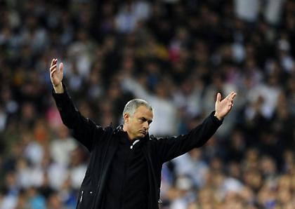 Μουρίνιο: «Έτσι είναι η μπάλα. Αν με θέλουν, θέλω να μείνω...»