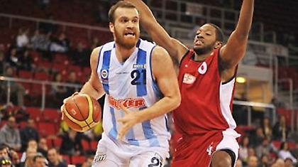 Πλήγμα με Σαβάς στη Φενέρ!