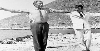 Όρθιος ρε. Το χρωστάς στην ιστορία σου... Λίγο Ζορμπά να πάρω τα πάνω μου μωρέ!