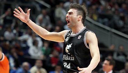 Με σκόρερ και… μπλοκέρ Βασιλειάδη!