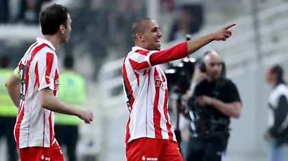 Τζεμπούρ: «Μεγάλη τιμή που είμαι στον Ολυμπιακό»