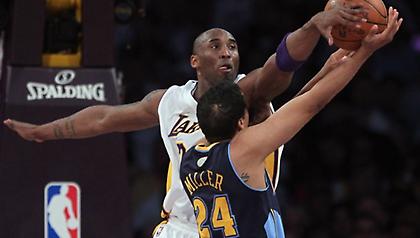 Κόμπι έβαζε, Μπάινουμ έκοβε…