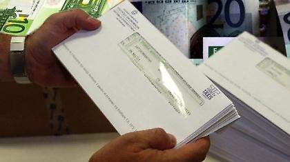 Στο «μικροσκόπιο» οι υψηλές επιστροφές φόρου
