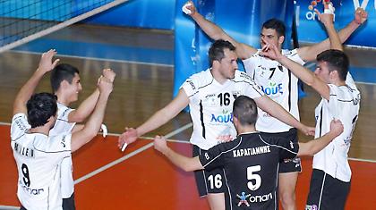 Ζωντανή στο κόλπο!