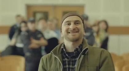 Η δίκη της αγαπημένης, αλλά όχι τόσο οργανωμένης συμμορίας, έχει αρχίσει....