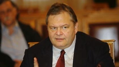 Βενιζέλος: «Μη γίνουμε Αλβανία»