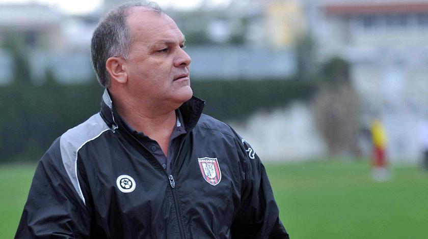 Συνεχίζει με Τερζή