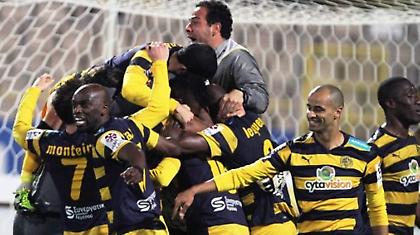 Ήττα ΑΠΟΕΛ, κούπα η ΑΕΛ