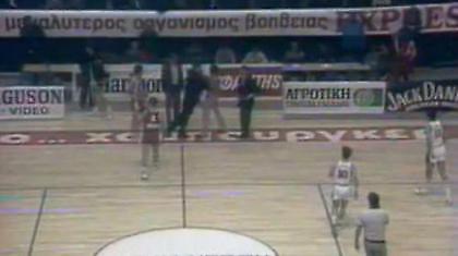 Όταν ο προπονητής του ΠΑΟΚ είχε σπρώξει διαιτητή (video)