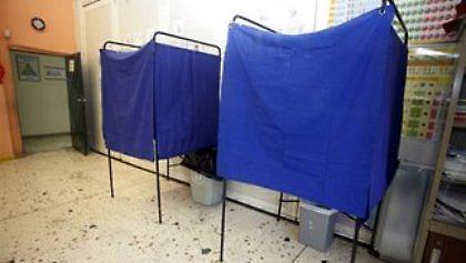 Μπήκε με πιστόλι σε εκλογικό τμήμα
