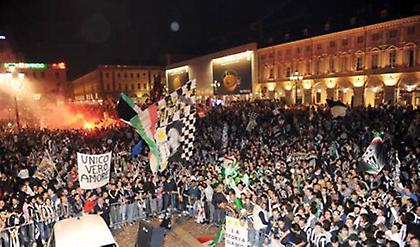 Αμόκ για τους πρωταθλητές (video/pics)