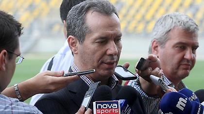 Έριξε αλλού το μπαλάκι…