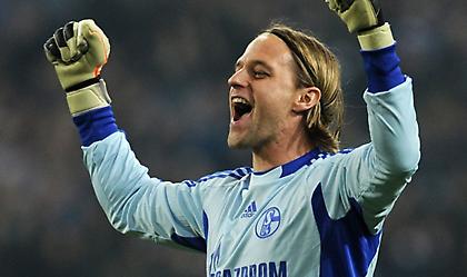 Ανανέωσε με Σάλκε ο Χίλντεμπραντ