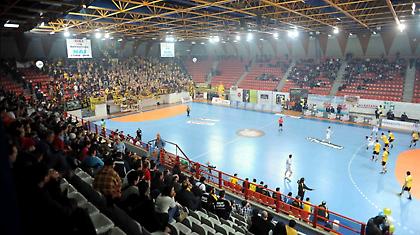 «Καμπάνες» στους «Δικεφάλους»