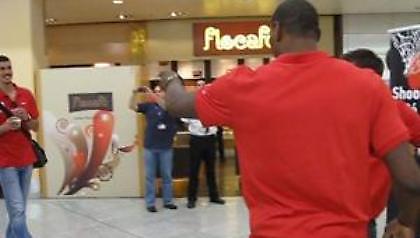 Ο Ντόρσεϊ έβαζε τρίποντα στο αεροδρόμιο (Video)