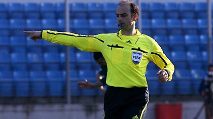 Ο Γιάχος σφυρίζει το ντέρμπι