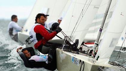 Πάνε Λονδίνο Παπαθανασίου, Τσότρας