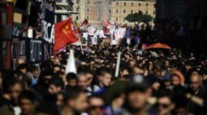 Διαδήλωση κατά της πολιτικής Μόντι στη Ρώμη με παρουσία ΣΥΡΙΖΑ!