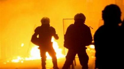 Επίθεση κουκουλοφόρων σε οπαδούς του Άρη