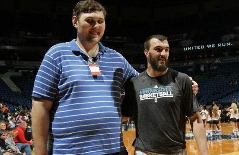 Έκανε τον Πέκοβιτς να μοιάζει κοντός (pic)