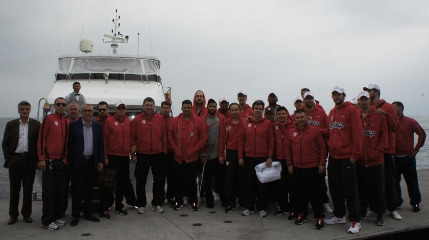 Η «ερυθρόλευκη»… κρουαζιέρα (pics)