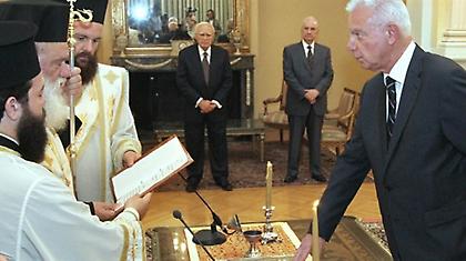 Οι αρνήσεις για υπουργείο καθυστερούν τις ανακοινώσεις