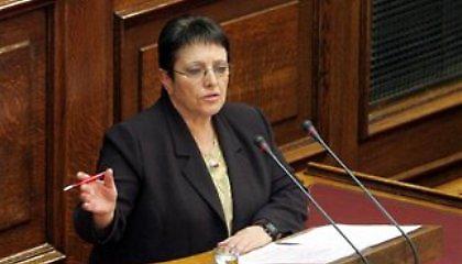 Παπαρήγα: «Μόνο με απόφαση της Βουλής η κατάργηση του Μνημονίου»