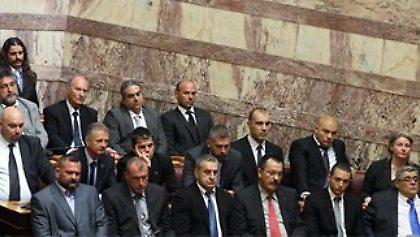 Ο πρώτος κοινοβουλευτικός «τσαμπουκάς» της Χρυσής Αυγής