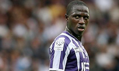 Πάνω από το τηλέφωνο περιμένει ο Σισόκο