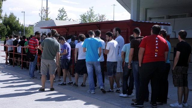 Ξανά στα εκδοτήρια