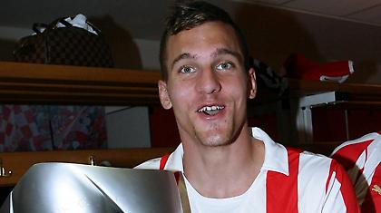 Μέγιερι για άλλα τρία χρόνια!