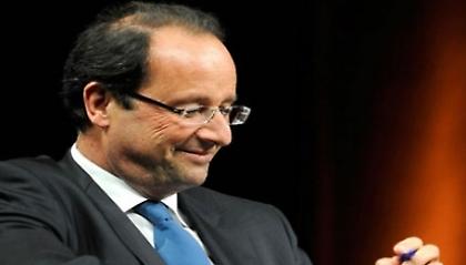 Ο Ολάντ κάλεσε τον Βενιζέλο στο Παρίσι