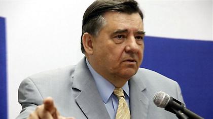 Χρηματισμό στελεχών του καταγγέλει ο Καρατζαφέρης