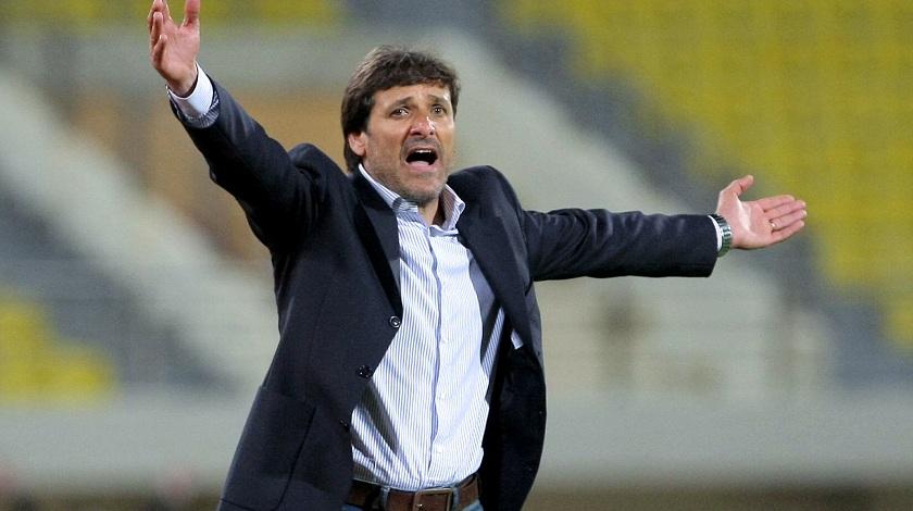 Ξεκαθαρίζει του προπονητή…