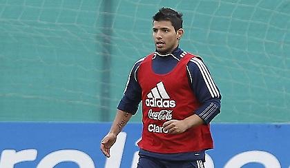 Αγουέρο: «Μένω στη Μάντσεστερ Σίτι»