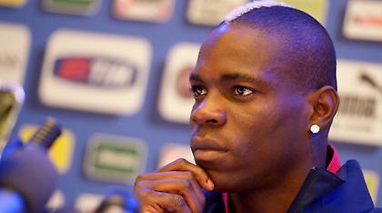 «Θα σκοτώσω όποιον μου πετάξει μπανάνα»…