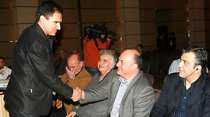 Απολογία Μποροβήλου, Μπάκου και νέο «όχι» σε Μπέο