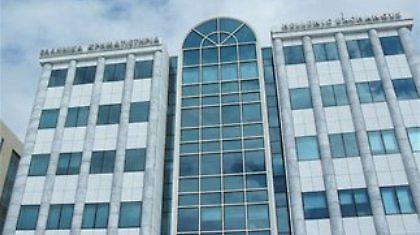 Οριακή άνοδος στην Αθήνα - Γύρισμα στην Ευρώπη