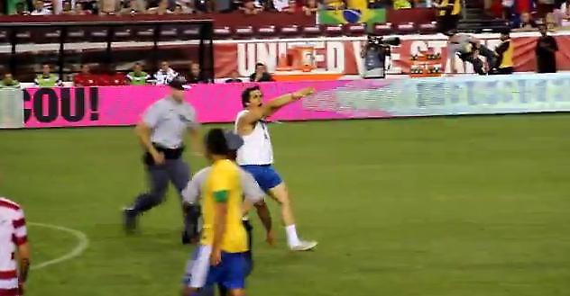 Ήθελες λίγη ώρα δημοσιότητας; Ας πρόσεχες! (video)