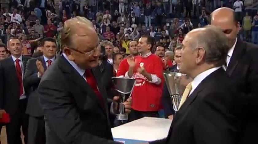 Ο… Master Ίβκοβιτς (video)