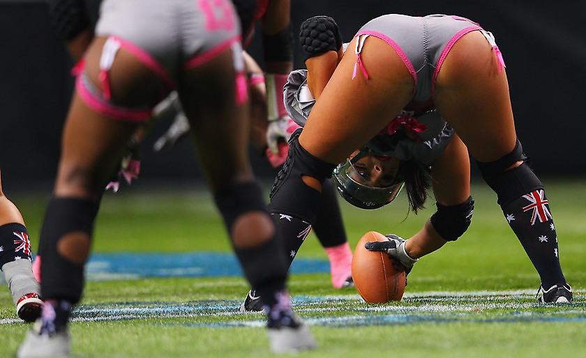 Σκληρά μαρκαρίσματα με… γυναικεία εσώρουχα! (pics)