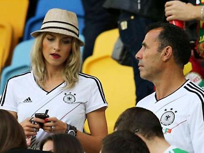 Με τον… πεθερό στην κερκίδα (pics)