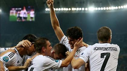 Νέοι, ψηλοί και «γεμάτοι»