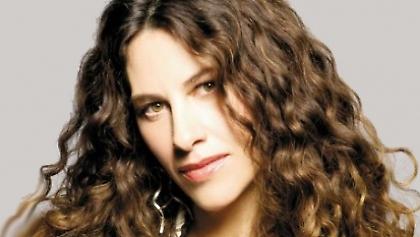 Η Ελευθερία Αρβανιτάκη καταγγέλλει τον Κασιδιάρη και τη Χρυσή Αυγή