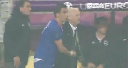 Ασέβεια στην τρίτη ηλικία (video)