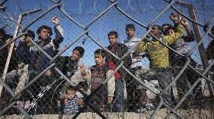 Συνεχίζεται η κόντρα στην Ευρώπη για τους μετανάστες